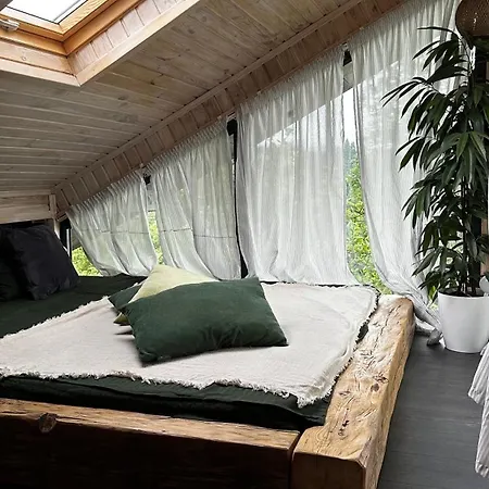 Apartment Garden з чаном-джакузі